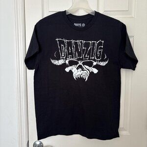 NWOT Black and white Danzig bold graphic band tee. Size L Measurements in phot
